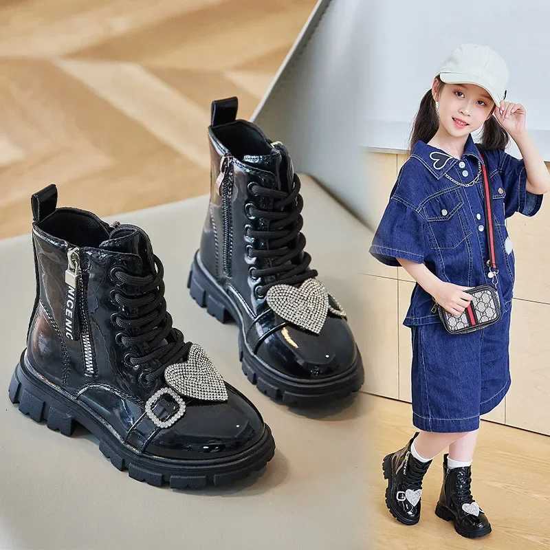 2024 Children Ankle Boots with Love Rhinestones Buckle Glossy Cool Girls Boots Elegant Kids Shoes Versatile Soft Nonslip ChicT251015