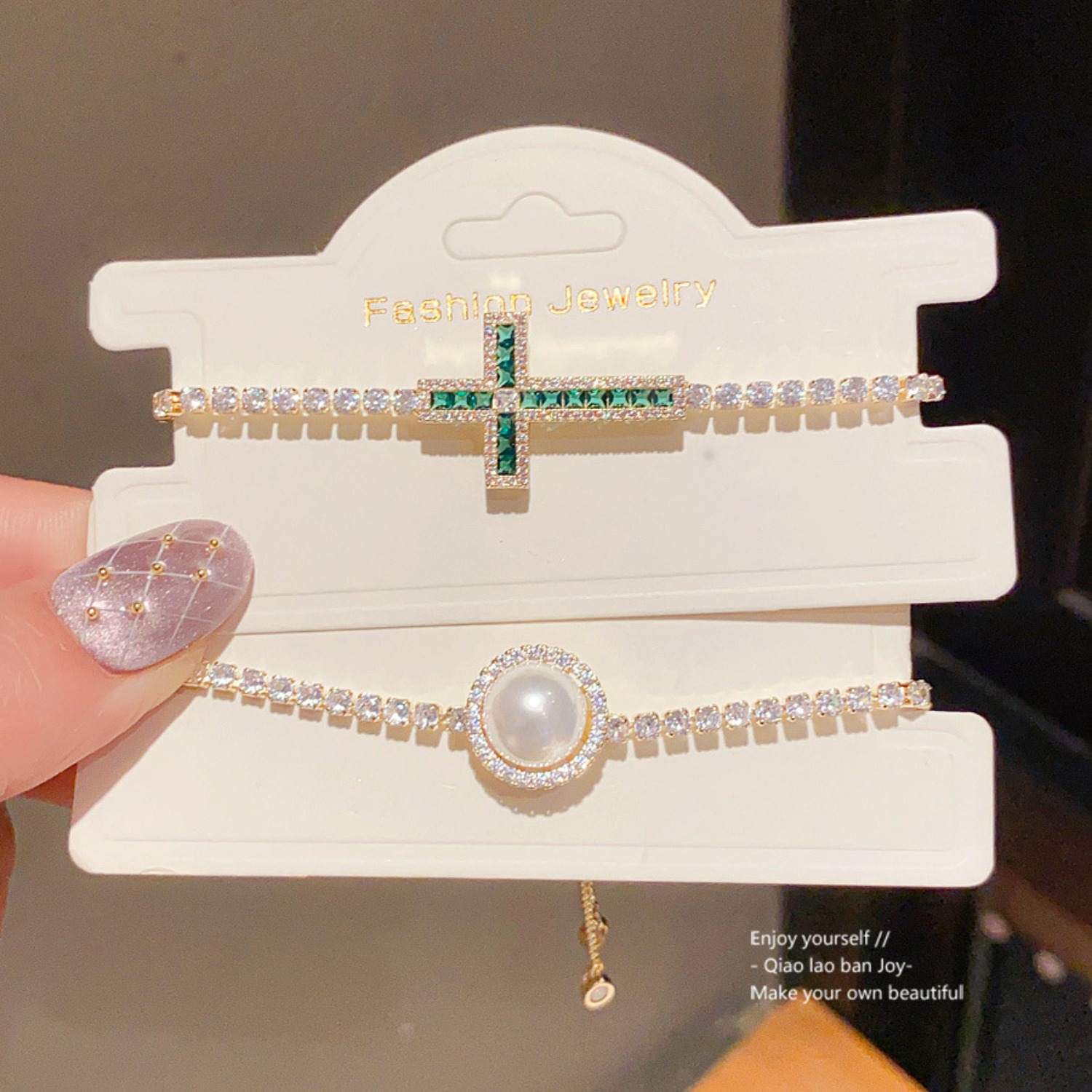 Gold - Toned Bracelet With Pearl And Rhinestone - Encrusted Circle Details Delicate Daily Elegant Jewelry Gift For Her High - Quality And Classic Acce