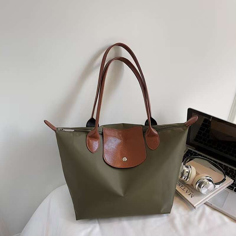 Minimalist Solid Color Shoulder Nylon Large Capacity Tote Bag Magnetic Snap Zip Reinforced Strap For Women Commute