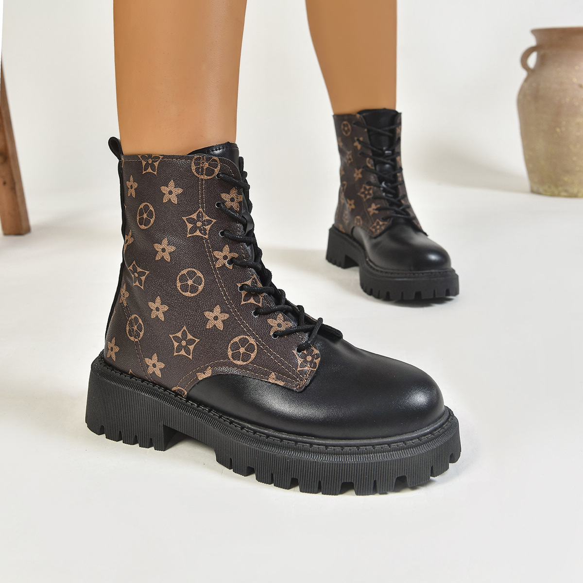 Designer shoes New Thick Bottom Luxury Large Size Fashionable Simple and Versatile Thick High Heel Martin Boots for woman size 35-42