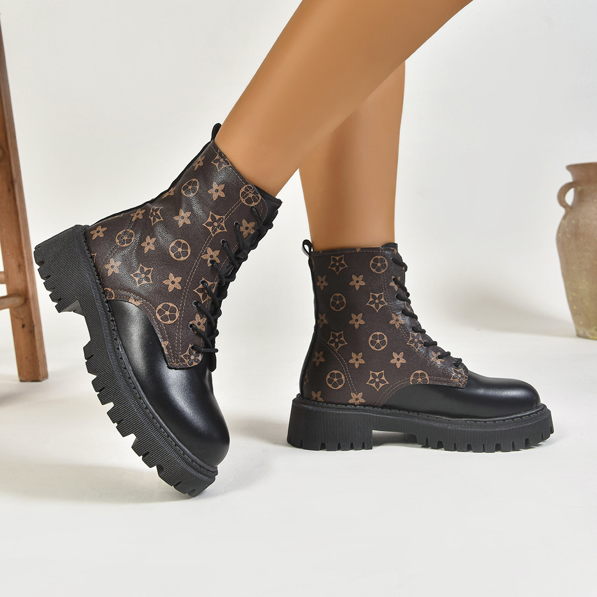 Designer shoes New Thick Bottom Luxury Large Size Fashionable Simple and Versatile Thick High Heel Martin Boots for woman size 35-42