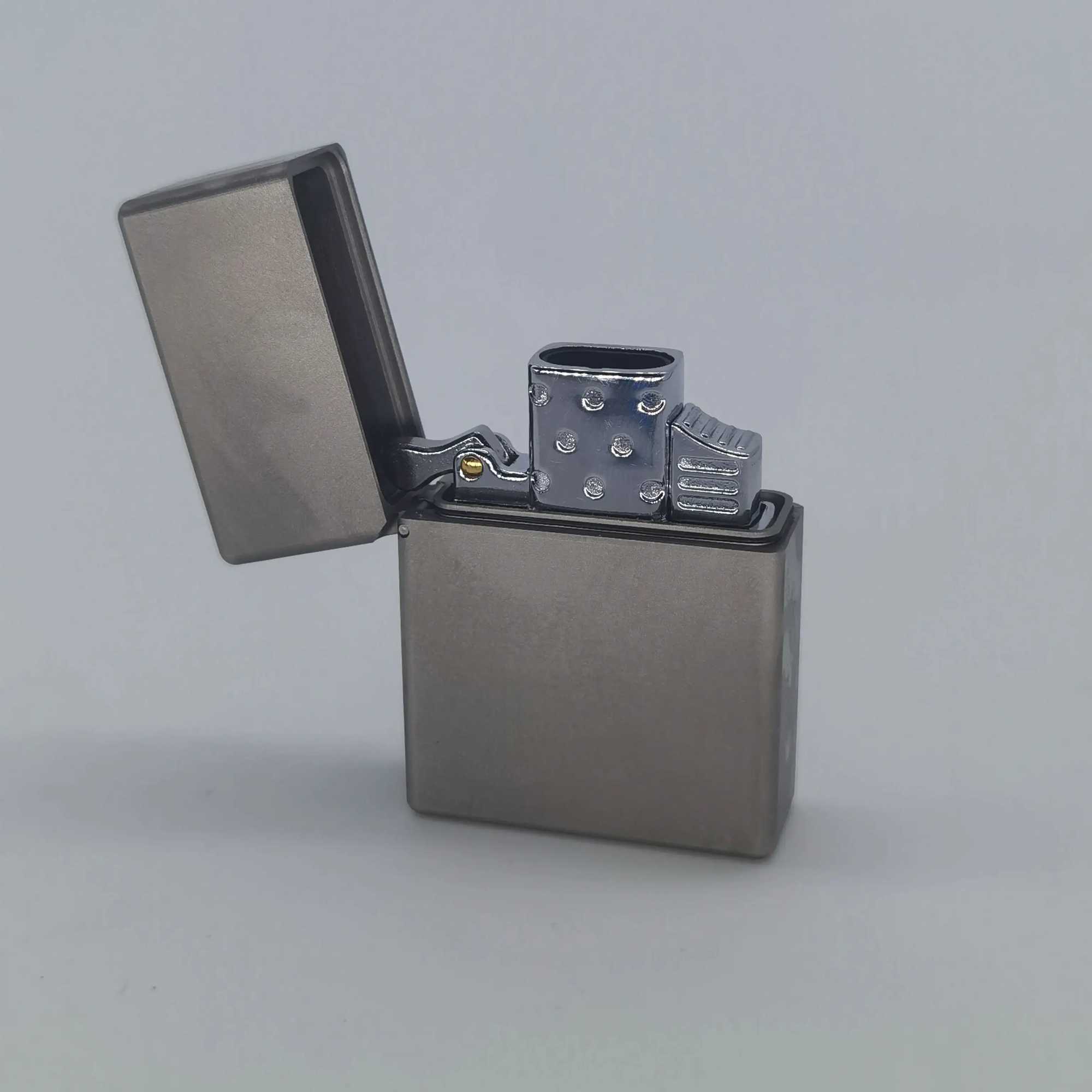 Titanium Shell Windproof Lighter with Brass Oil Fuel insert 2Turbine Gas Insert Waterproof Durable Mens Gift S251015 W260202