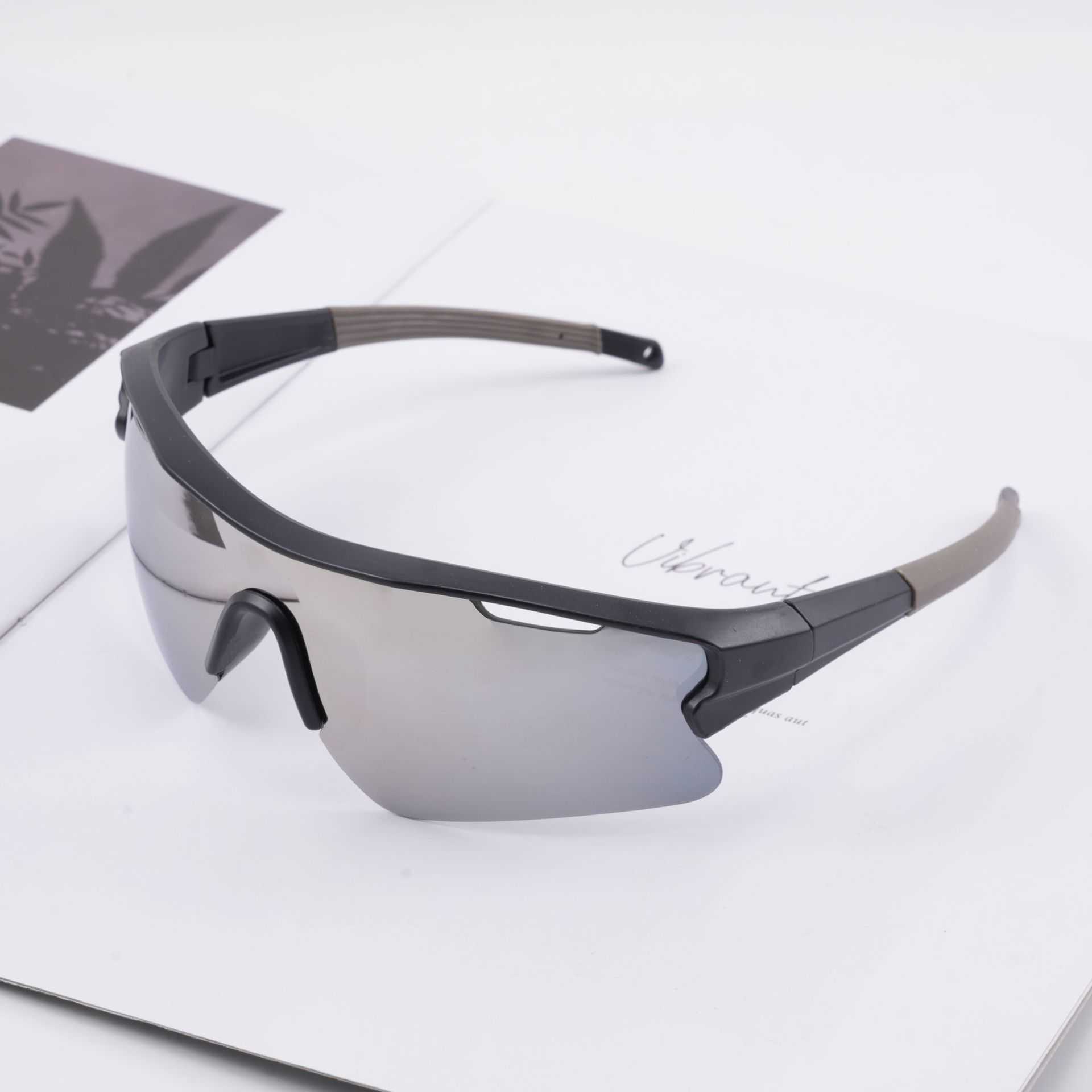 New Sports Sunglasses for Women and Men Large Frame Cycling Sunglasses Skiing Windproof Day and Night Goggles H251015