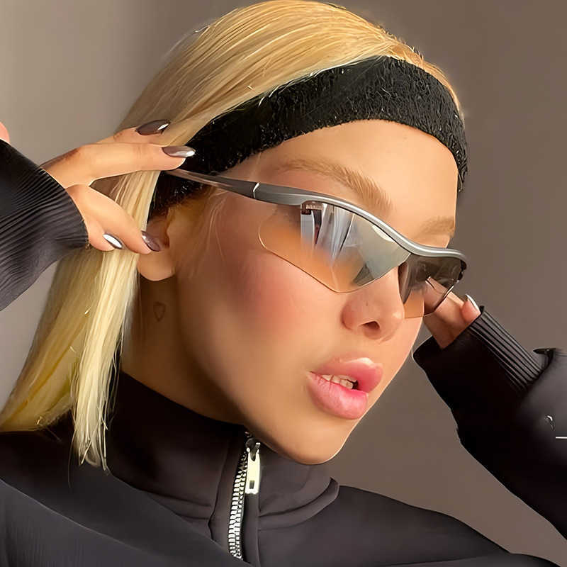 Outdoor Sports Mountaineering Skiing Sunglasses Onepiece Silver Goggles Windproof Sunglasses Cool Running for Men and Women the Mountains H251015