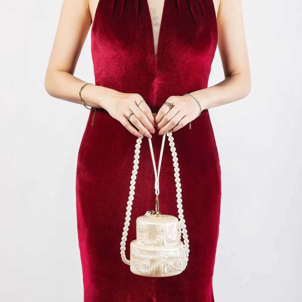 Women Acrylic Cake Bag Cute Pearl Evening Clutch Bag Beading Pearl Purse For Wedding Party Luxury shoulder Handbag Designer ChicW251015
