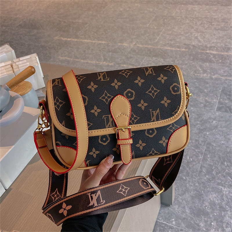 High quality shoulder bag Designer bag crossbody bag tote bag handbag leather Hot bag crossbody canvas handbag underarm bag makeup bag message bag