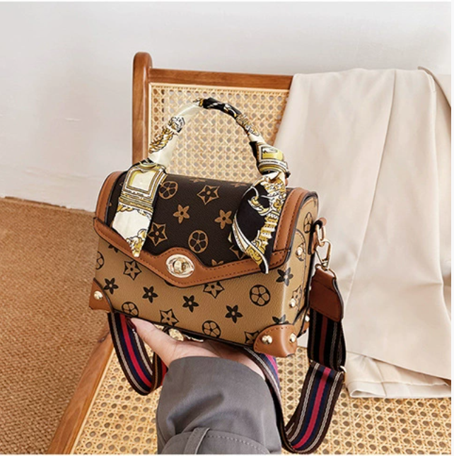 Designer Bags, high-end ladies' bags, handbags, new 2024 Trendy, versatile, fashionable printed shoulder bag, crossbody small square bag Free shi