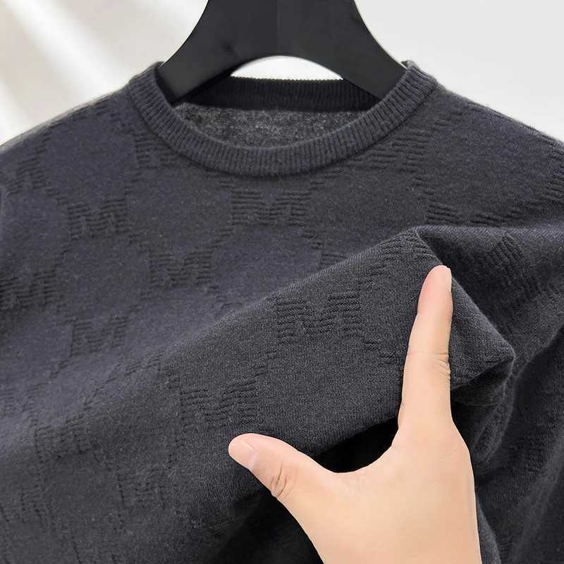 Design Quality Mens Sweater Autumn Item Solid Color Jacquard ONeck Pullover Knitted Sweater Exquisite Casual Menswear J251015