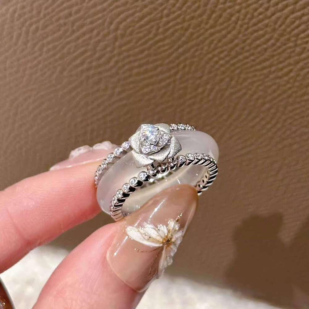 Jewellery Ring Fine Jewellery Silver Plated Cubic Zirconia Daisy Pattern with Clover Hollow Out Design for Minimalist Daily Wear and Special Occasion 