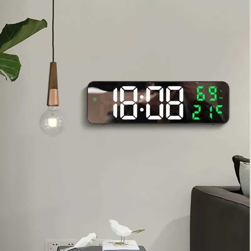 USB Powered 9 Inch Large Digital Wall Clock Temperature Humidity Display Night Mode Snooze Table Clock 1224H LED Alarm Clock C251015