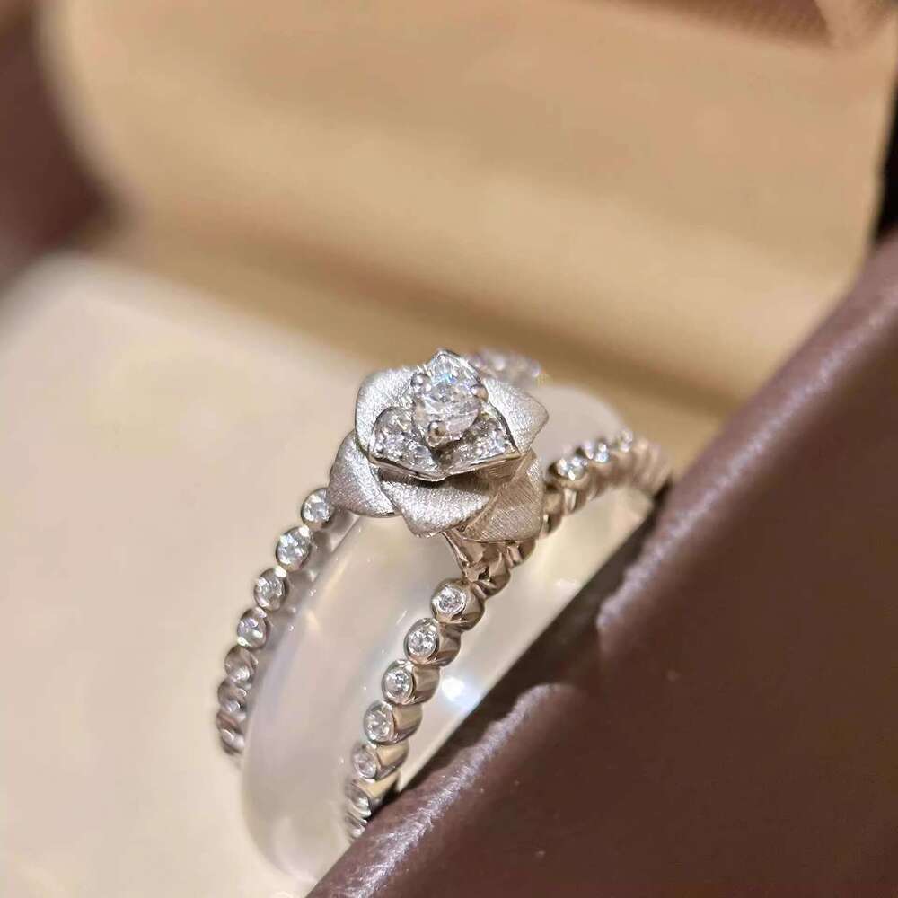 Jewellery Ring Fine Jewellery Silver Plated Cubic Zirconia Daisy Pattern with Clover Hollow Out Design for Minimalist Daily Wear and Special Occasion 