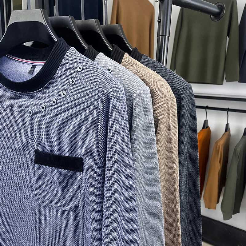 Design Quality Mens Knitted Sweater ONeck Solid Color Simple Pocket Pullover Autumn Winter Versatile Casual Menswear J251015