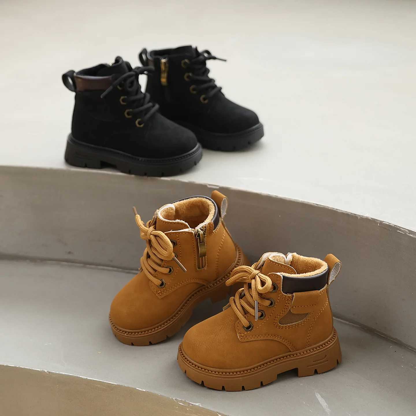 Vintage Style Children Boots Outwear Girls Ankle Boots Autumn Winter Kids Warm Short Fur Shoes Boys Laceup Brown Black BootsT251015