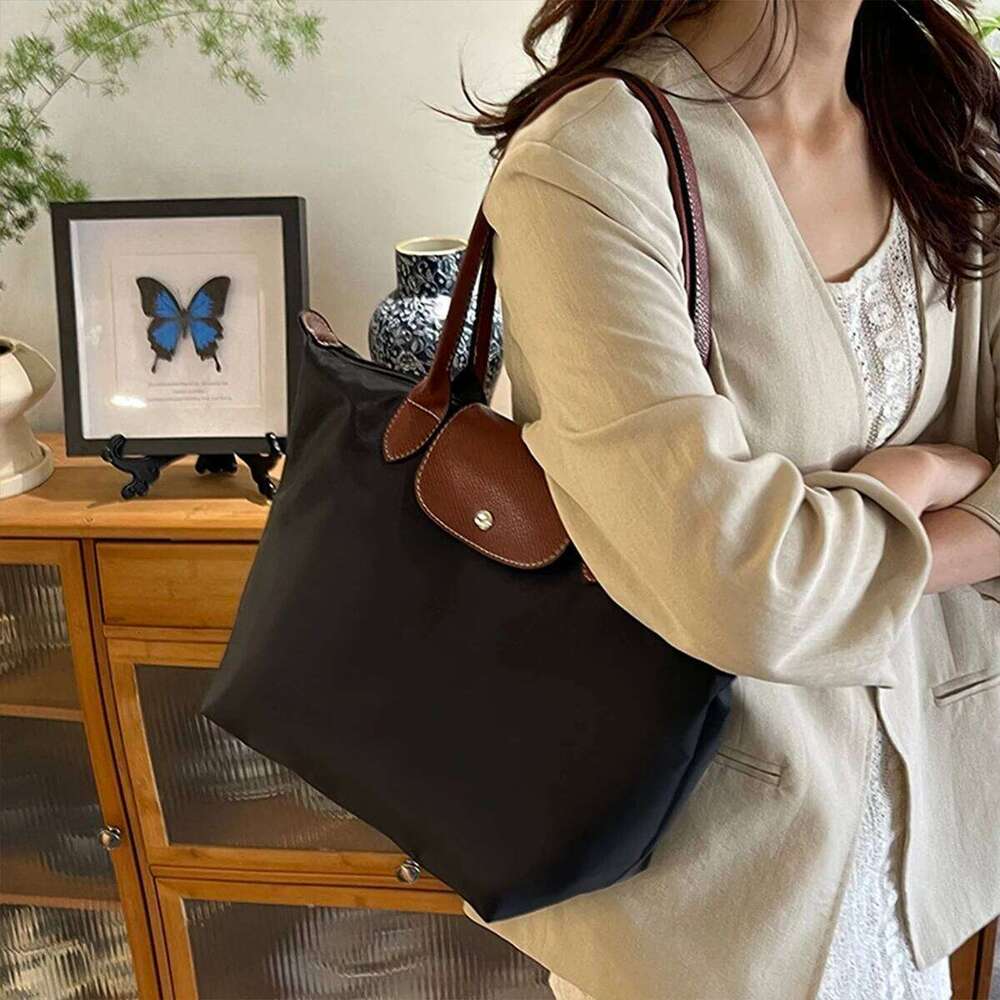 Minimalist Solid Color Shoulder Nylon Large Capacity Tote Bag Magnetic Snap Zip Reinforced Strap For Women Commute