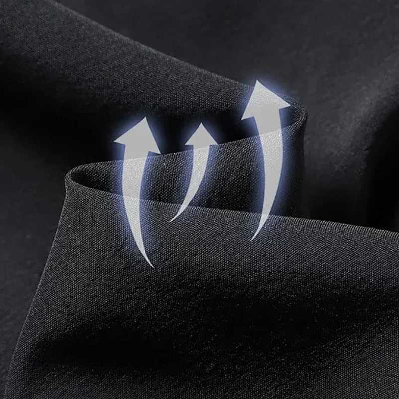 Mens Summer Sport Shorts Lightweight Cool Feeling Quick Drying Zipper Pocket Short Pants Male Cozy Running Workout ShortsT251015