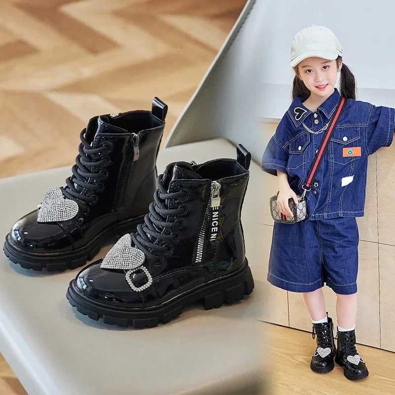 2024 Children Ankle Boots with Love Rhinestones Buckle Glossy Cool Girls Boots Elegant Kids Shoes Versatile Soft Nonslip ChicT251015