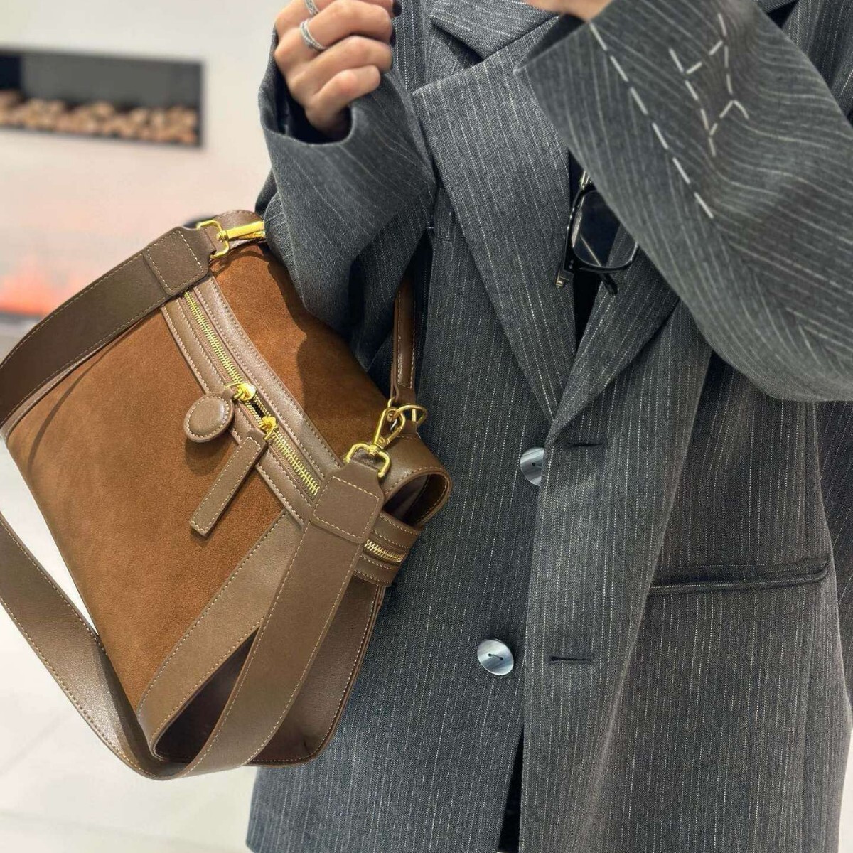 2025 new women's handbag suede velvet soft leather handbag designer fashionable multifunctional shoulder bag