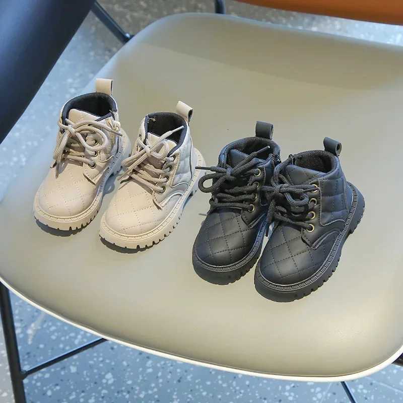 2025 England Style Boy Boots Fashion Lattice Surface Short Boots for Kids New 16 Years Old Vacation Baby Girl Flat Shoes I09039T251015