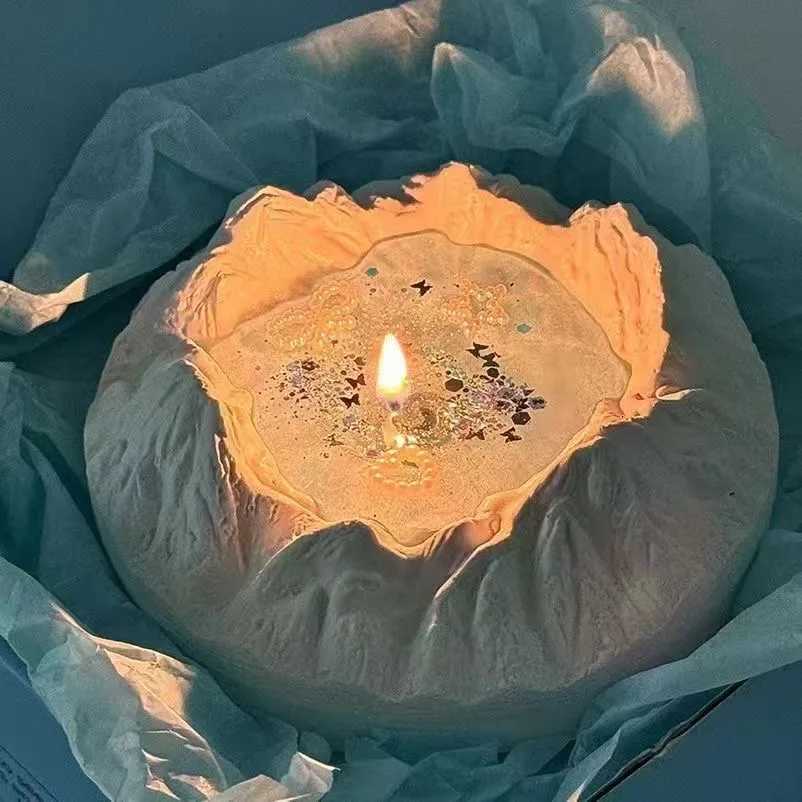 A highend scented candle birthday gift for a female friend a bedroom atmosphere gift box C251015