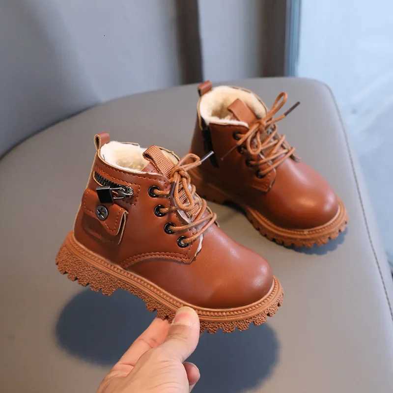 2025 Winter New Children England Style Short Boots for Boys Handsome Warm Plush Boots Shoes Girls Fashion Lock Decoration I06309T251015