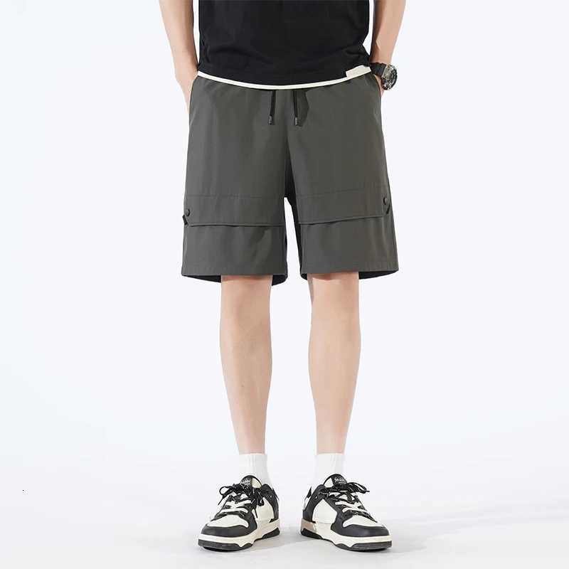 Summer Youth Korean Edition Fashion Casual Versatile New Ice Silk Shorts MenS Speed Drying Sports Loose Leisure 5Point TrouserT251015