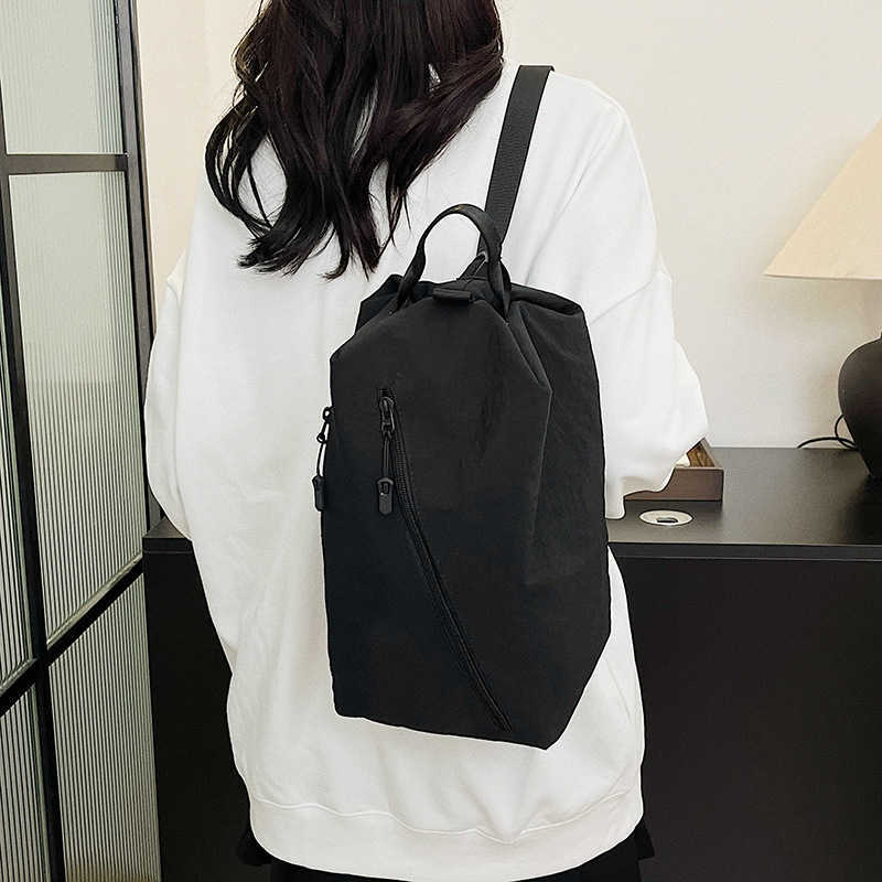 Same Style Yoga Bag Large Capacity Sports Fitness Bag Multifunctional Double Shoulder Crossbody Bag Fashion Versatile Pillow Bag H251015