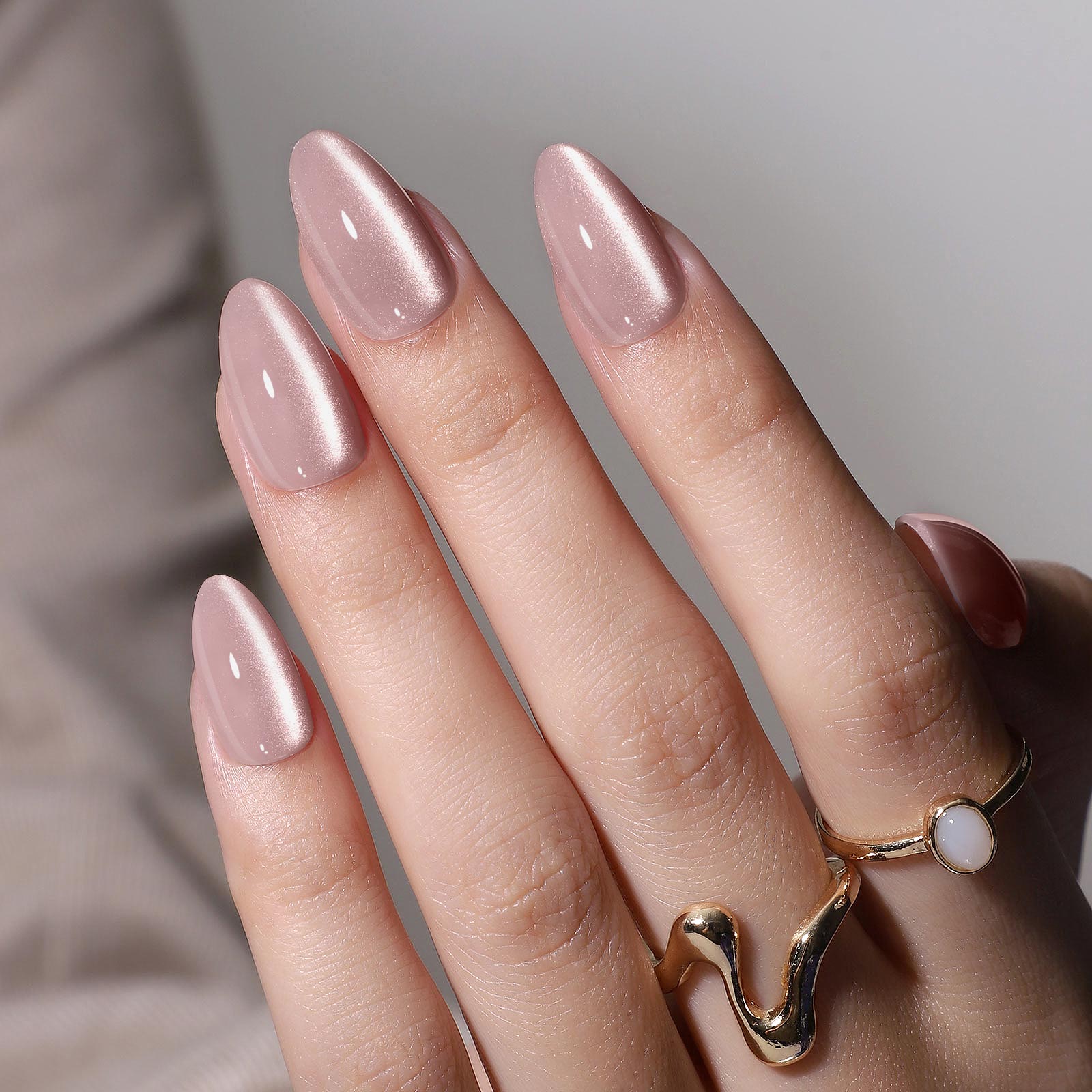 Elegant pointed almond press On nails Cats-eye Artificial Finger Extensions | Long-wearing Gel-Like Stick-On Claws with Professional Strength Bond Var