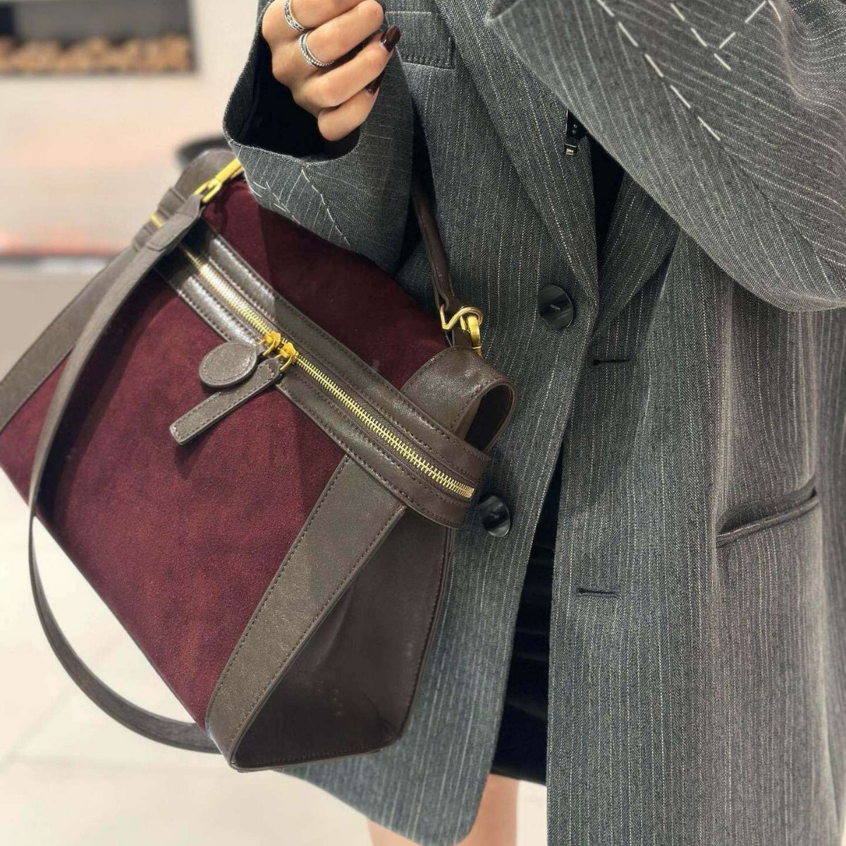 2025 new women's handbag suede velvet soft leather handbag designer fashionable multifunctional shoulder bag