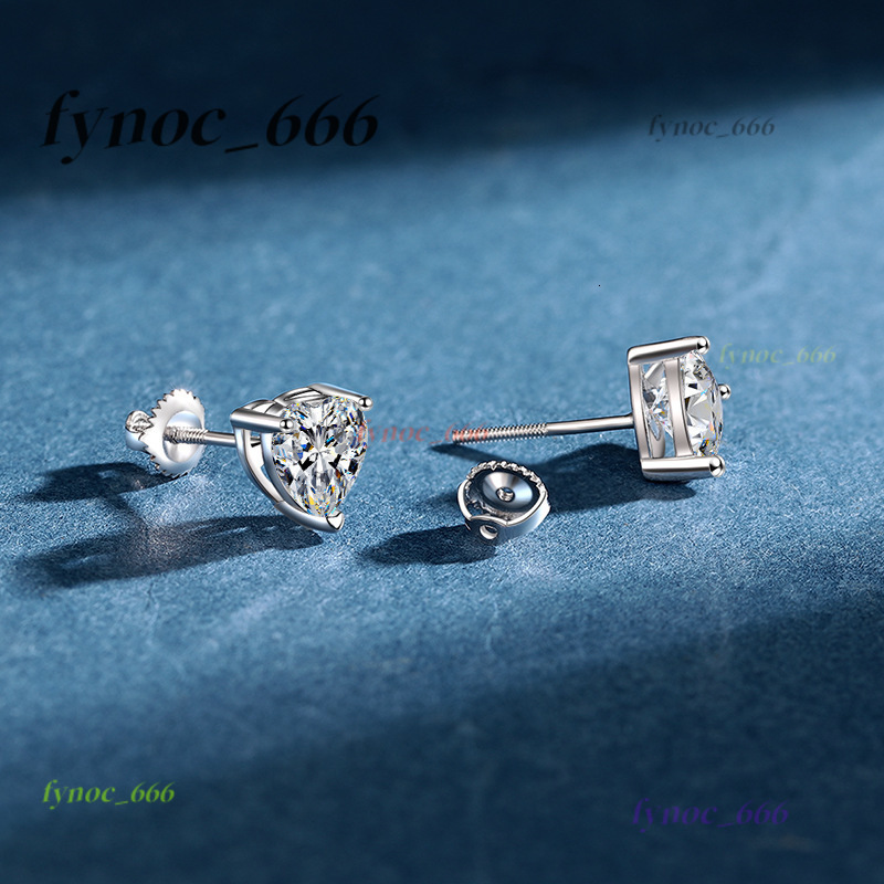 Hot Selling S925 Sterling Silver Heart Moissanite Earrings for Women Fashion Simple Heartshaped Ear Bone Studs Personality Temperament Earrings