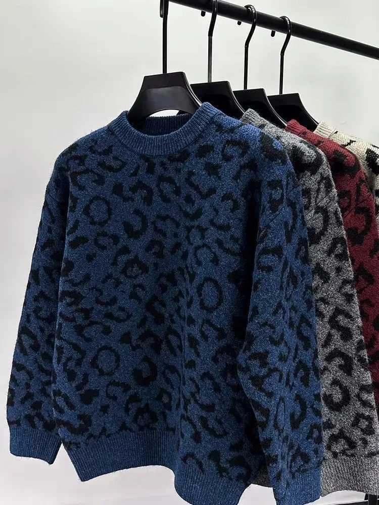High end round neck knitted sweater autumn winter men trendy personalized leopard print jacquard casual Korean style pullover J251015