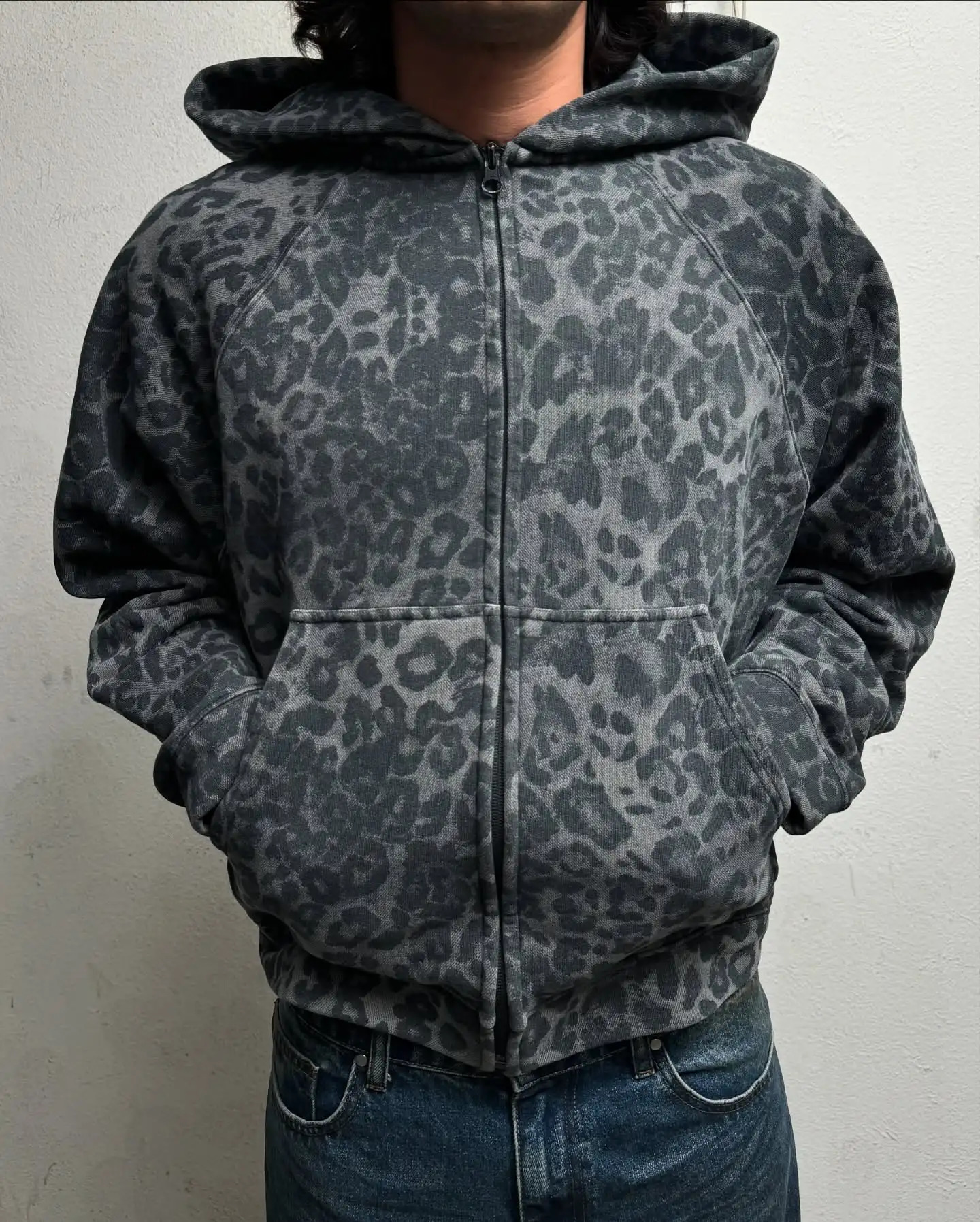 Streetwear American Retro Leopard Print Zipup Hoodie Y2K Men Women Camouflage Leopard Print Oversized Hoodie Sweatshirt Jacket 251015