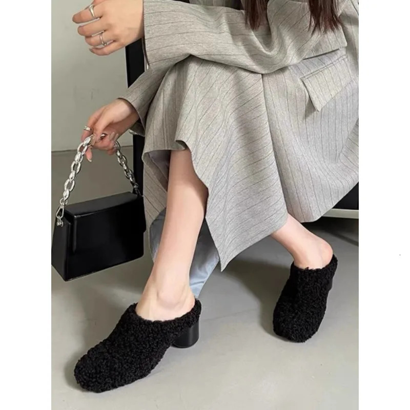 Fur Lambswool Heeled Slippers Woman Solid Color Horse Hair Round Toe Covered Toe Shoes Woman Casual Shoes 251013