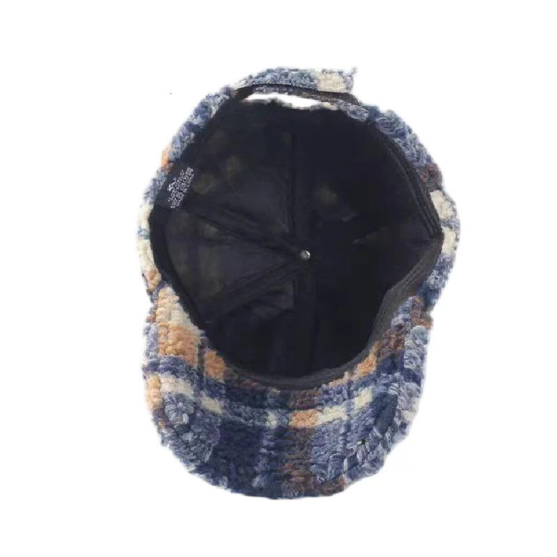 Winter Lamb Wool Cap Curved Brim Warm British Style Retro Classic Plaid Baseball Cap Men and Women 251014 - view 4