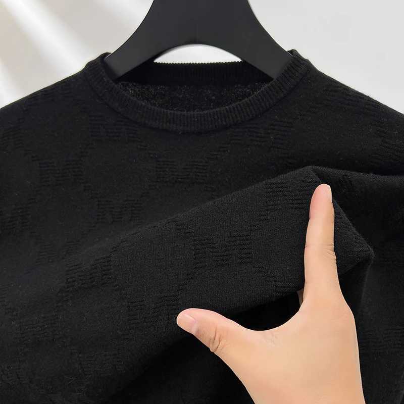 Design Quality Mens Sweater Autumn Item Solid Color Jacquard ONeck Pullover Knitted Sweater Exquisite Casual Menswear J251015