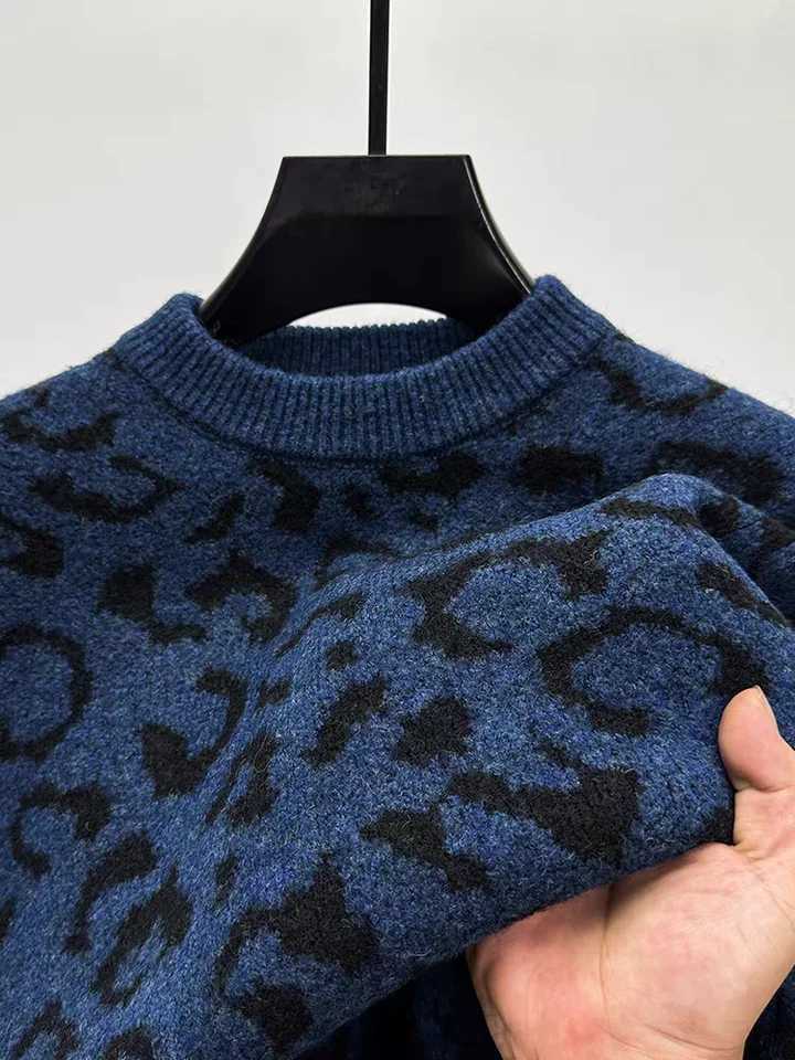 High end round neck knitted sweater autumn winter men trendy personalized leopard print jacquard casual Korean style pullover J251015