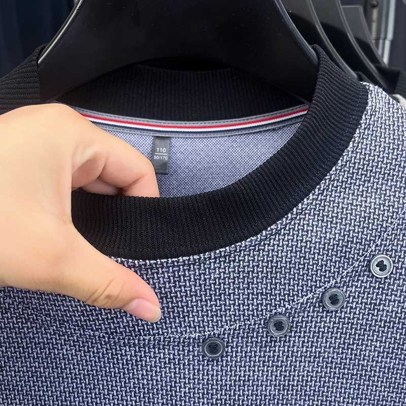 Design Quality Mens Knitted Sweater ONeck Solid Color Simple Pocket Pullover Autumn Winter Versatile Casual Menswear J251015