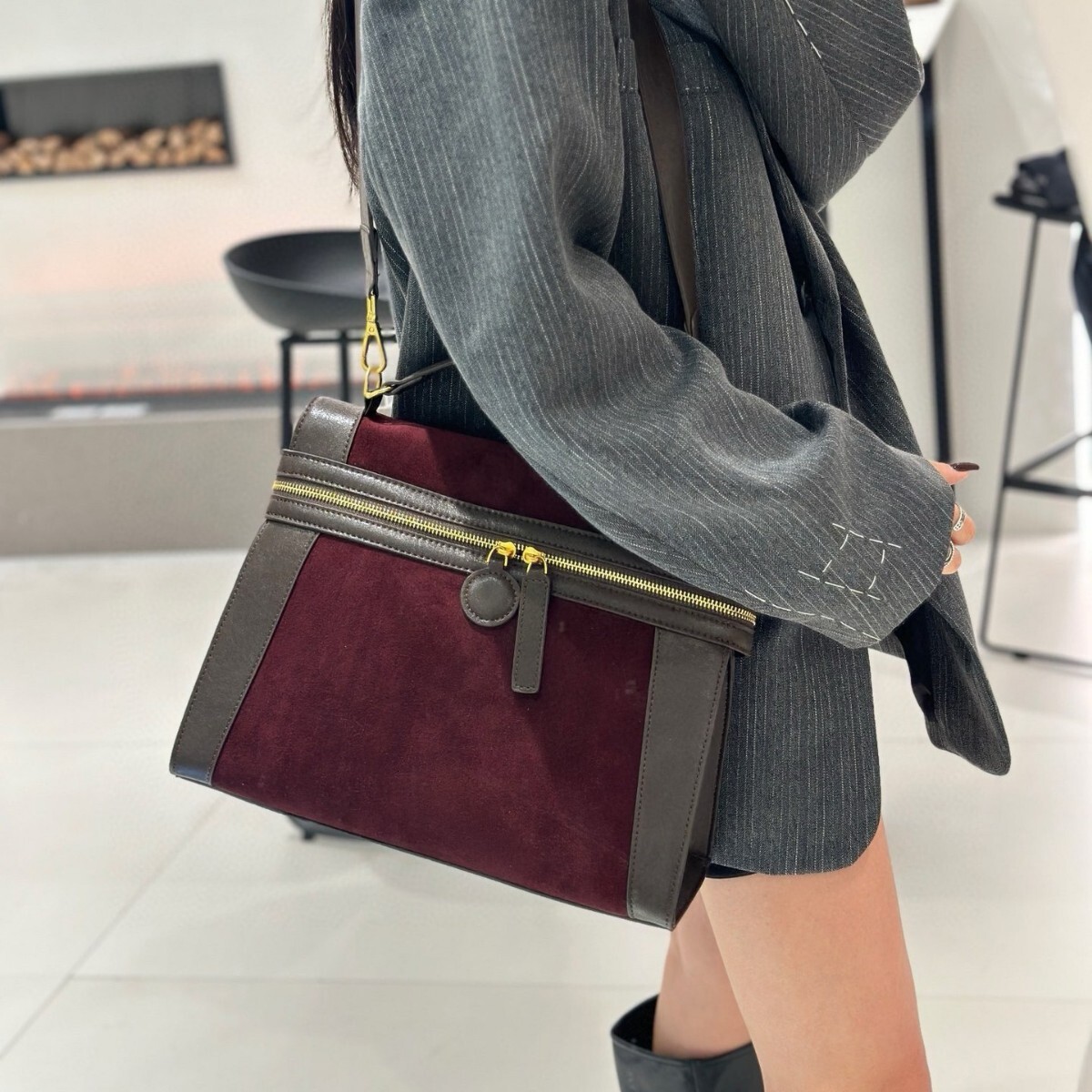 2025 new women's handbag suede velvet soft leather handbag designer fashionable multifunctional shoulder bag