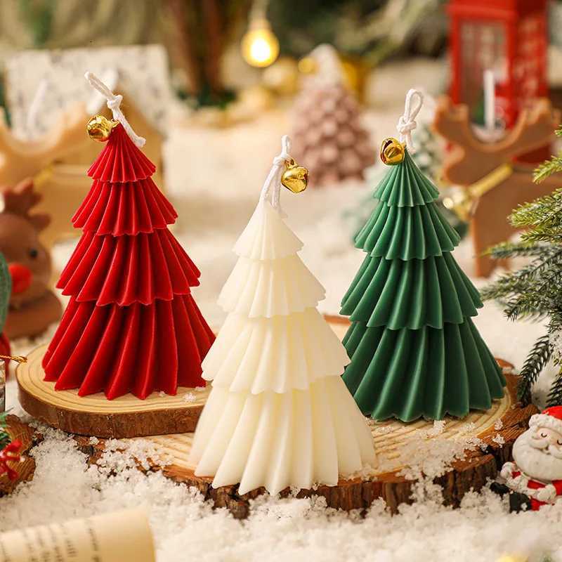 New Christmas Tree Shape Candle Aromatherapy Candle Xmas Scented Candles Handmade Candles Gift Home Decor vela navidad candele C251015