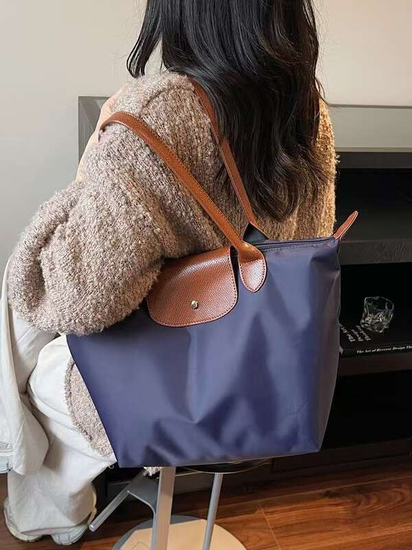 Minimalist Solid Color Shoulder Nylon Large Capacity Tote Bag Magnetic Snap Zip Reinforced Strap For Women Commute