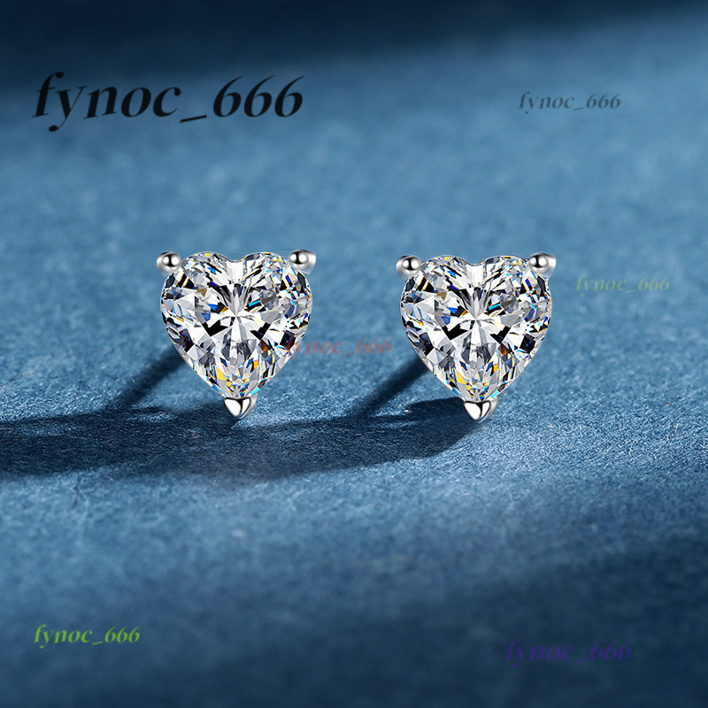 Hot Selling S925 Sterling Silver Heart Moissanite Earrings for Women Fashion Simple Heartshaped Ear Bone Studs Personality Temperament Earrings