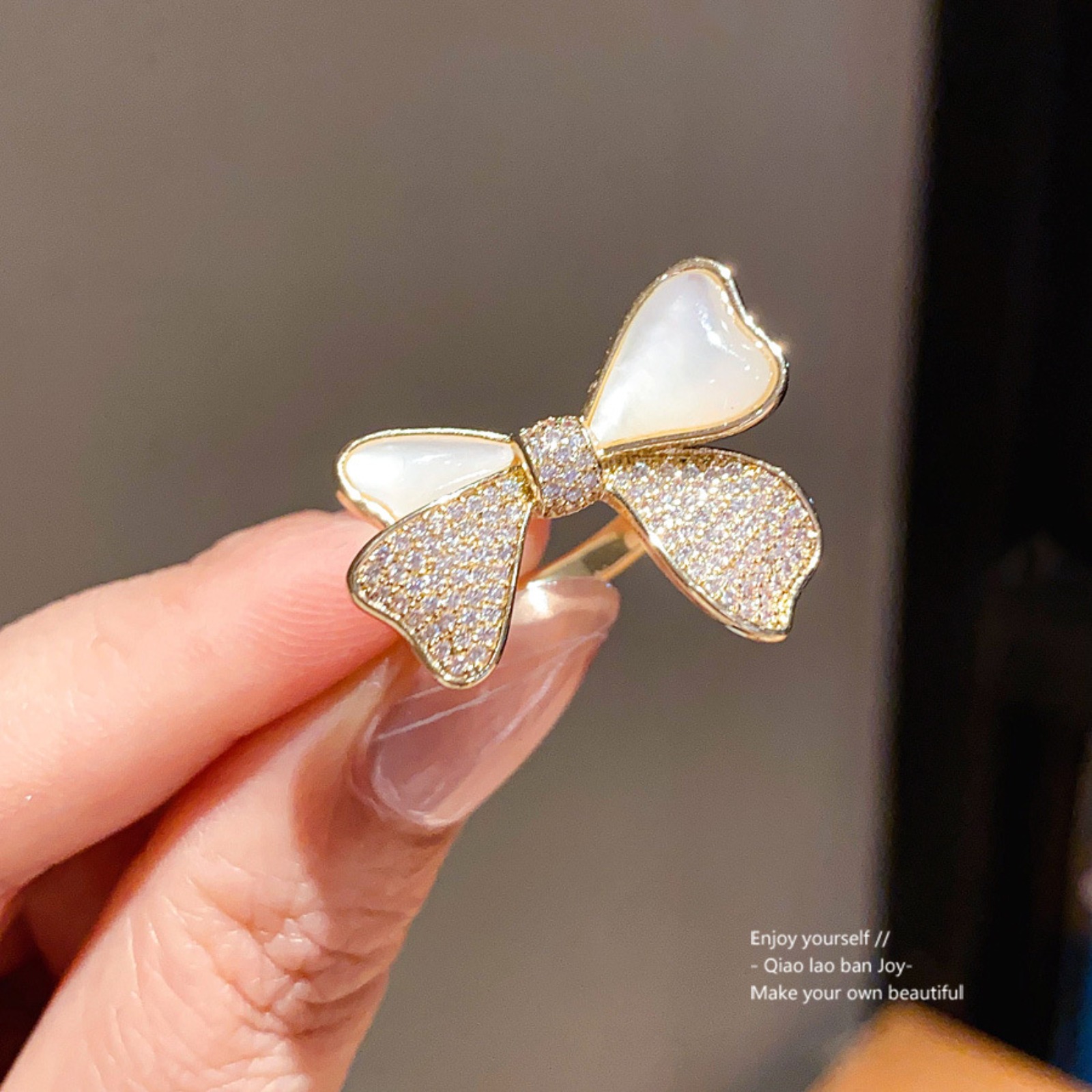 Gold - Toned Ring With Mother - Of - Pearl And Rhinestone - Encrusted Bow Design Delicate Daily Elegant Jewelry Gift For Feminine And Luxurious Access