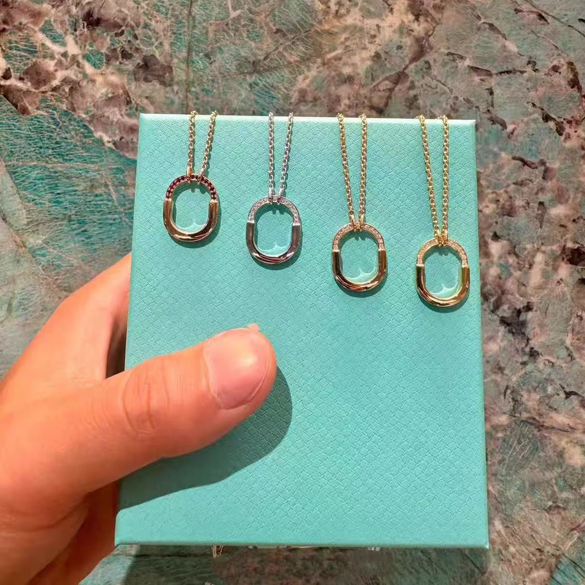 High version Letter diamond Necklace lady designer Necklace v-Gold O-shaped Jewelry sets Women stud Fashion Elegant Classic Stainless earrings party