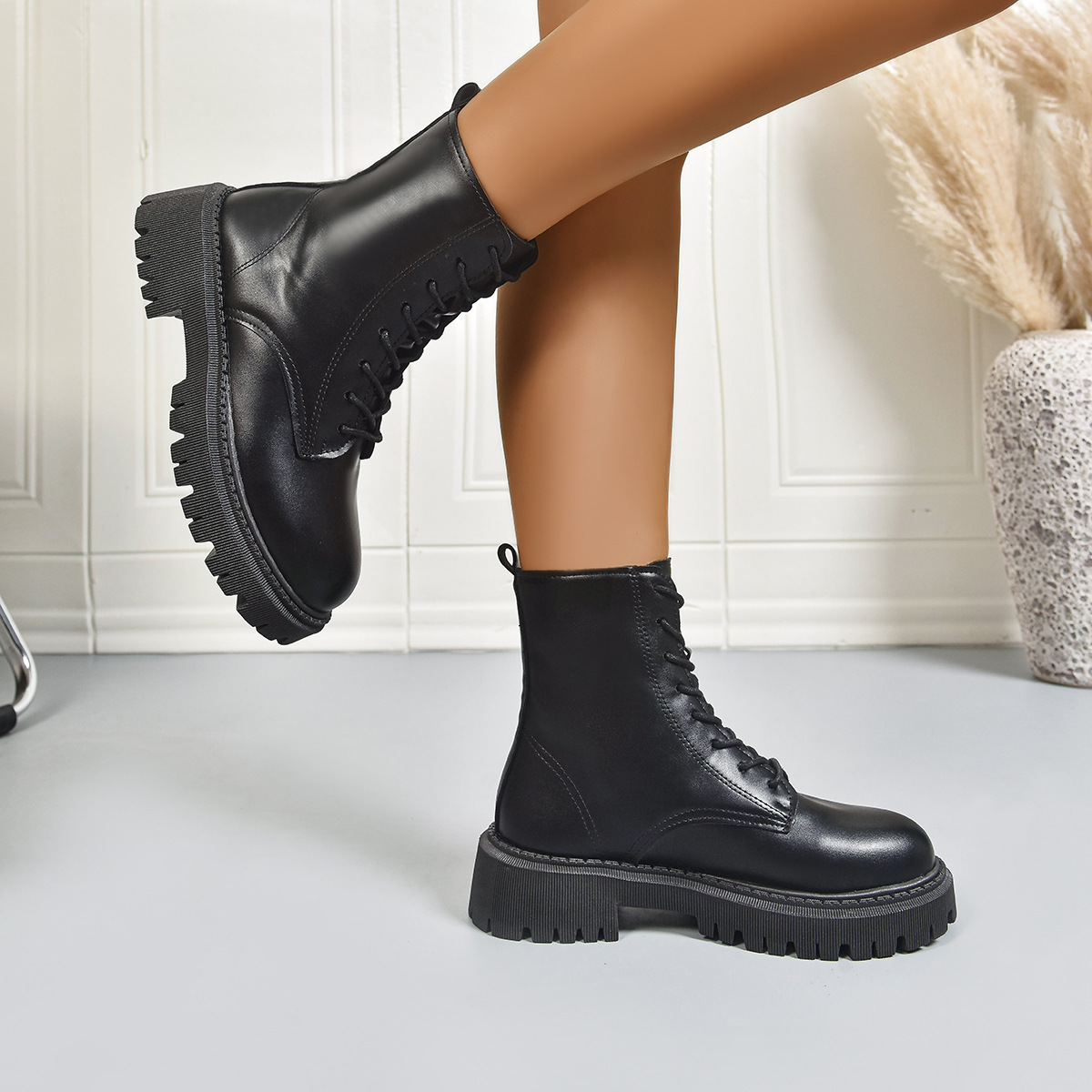 Designer shoes New Thick Bottom Luxury Large Size Fashionable Simple and Versatile Thick High Heel Martin Boots for woman size 35-42