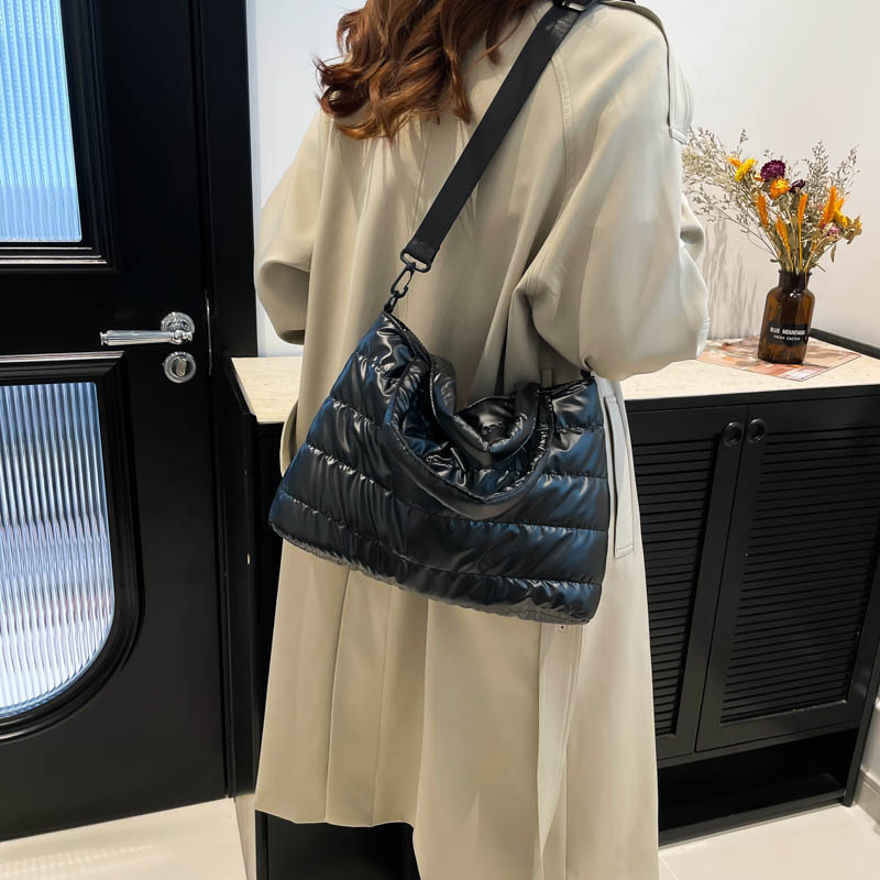 Casual Elegance: Spacious Cotton Crossbody Bag for Ladies Featuring Chic Stitched Details