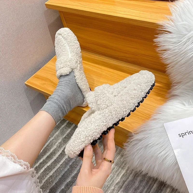 Winter Warm Plush Half Slippers Woman Outdoor Furry Mocasines Warm Slip on Cotton Shoes Woman Flats Cover Toe Curly Fur Slides 251013