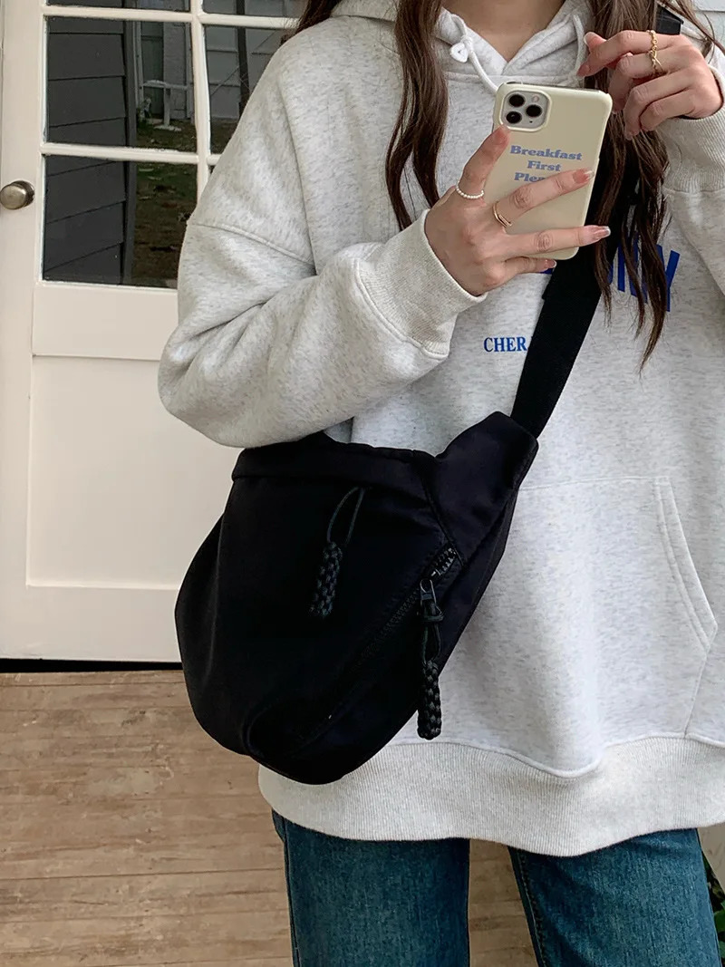 Korean Simplified Moon Bag Fashionable Wheat ear Cross Body Bag Versatile High end Single Shoulder Dumpling Bag 251010