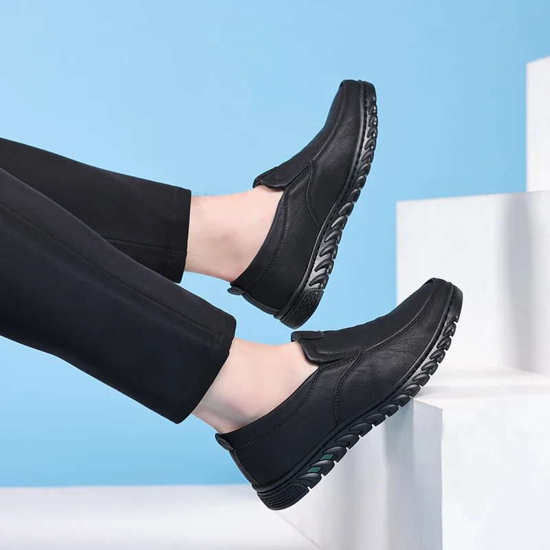 Leather Men Casual Shoes Formal Mens Loafers Moccasins Breathable Slip on Retro Driving Shoes Men Sneakers Plus Size 3948 251013