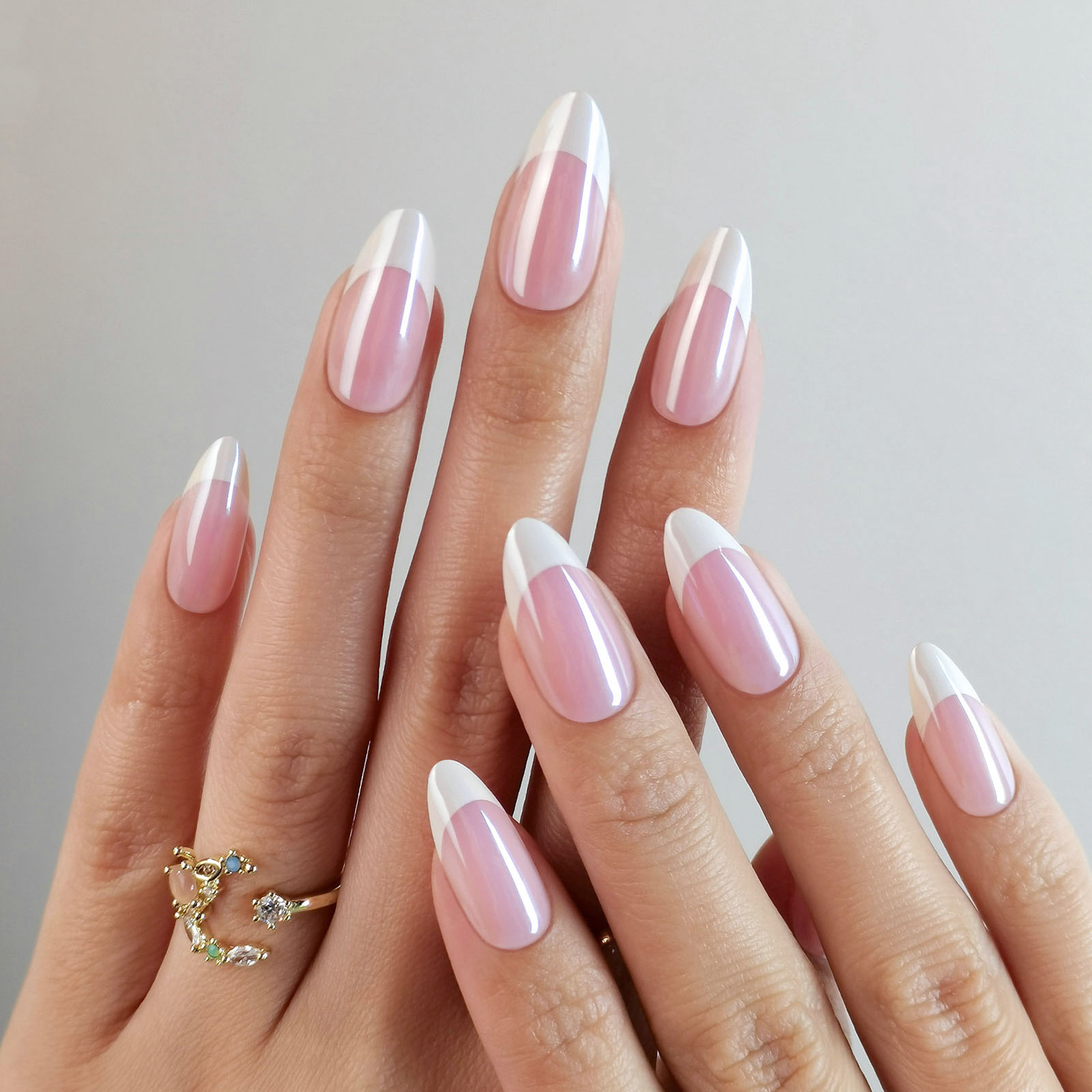 32Pcs French False Nails Almond Fake Nails with Glue Press on White Edge Design Wearable Simple Ins Pink Stiletto Nail Tips