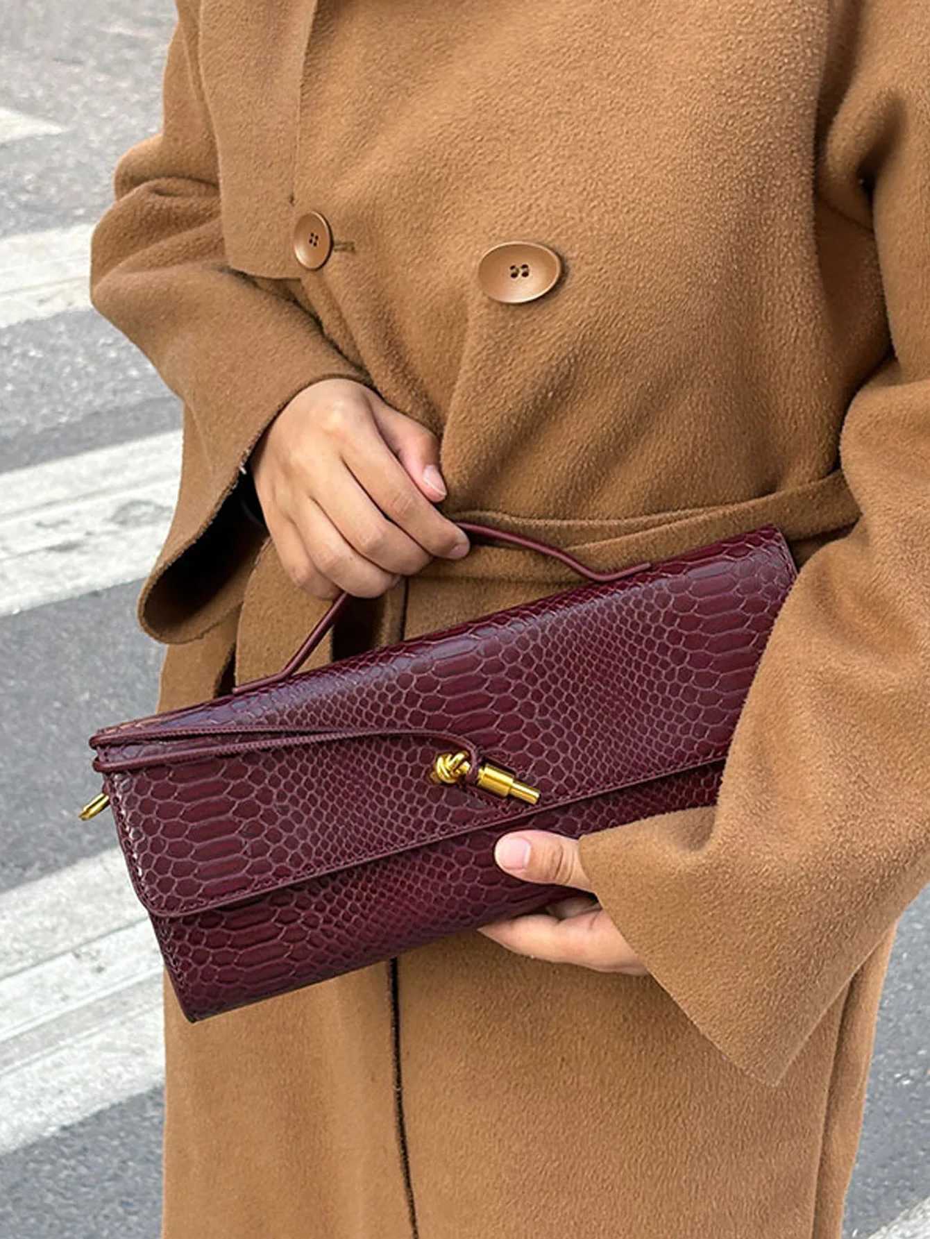 Burgundy bag cherry red envelope wine red envelope upscale new handbag European and American fashion crocodile flip hand organ bW251015