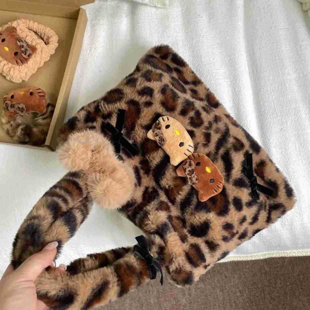 Sanrio Hello Kitty Shopping Tote Bag Kawaii Plush Leopard Print Handbag Portable Luxury Storage Bag Hellokitty Girlfriend Gift L251015
